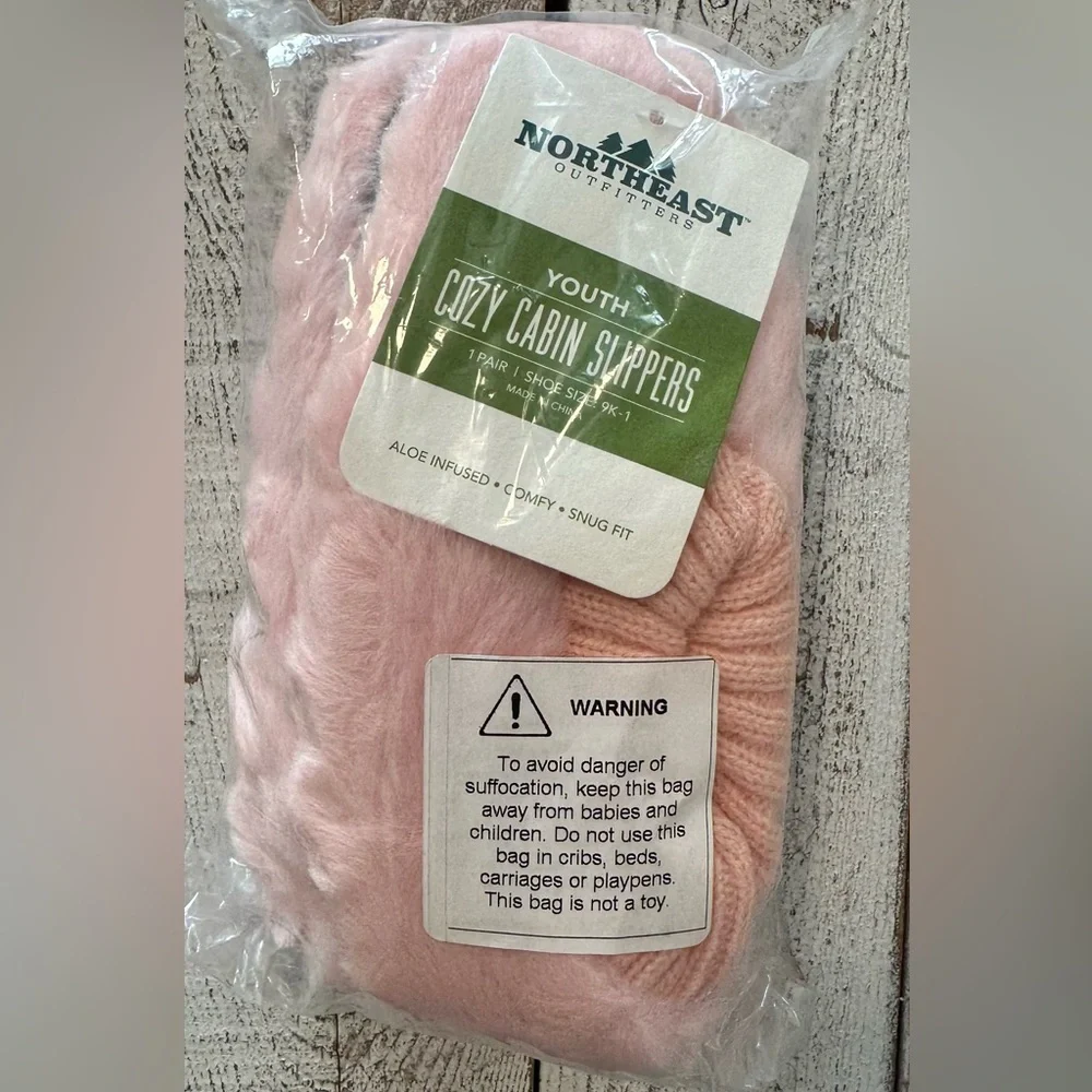 Youth Aloe Infused Cozy Cabin Slippers by Northeast Outfitters - NWT/NIP